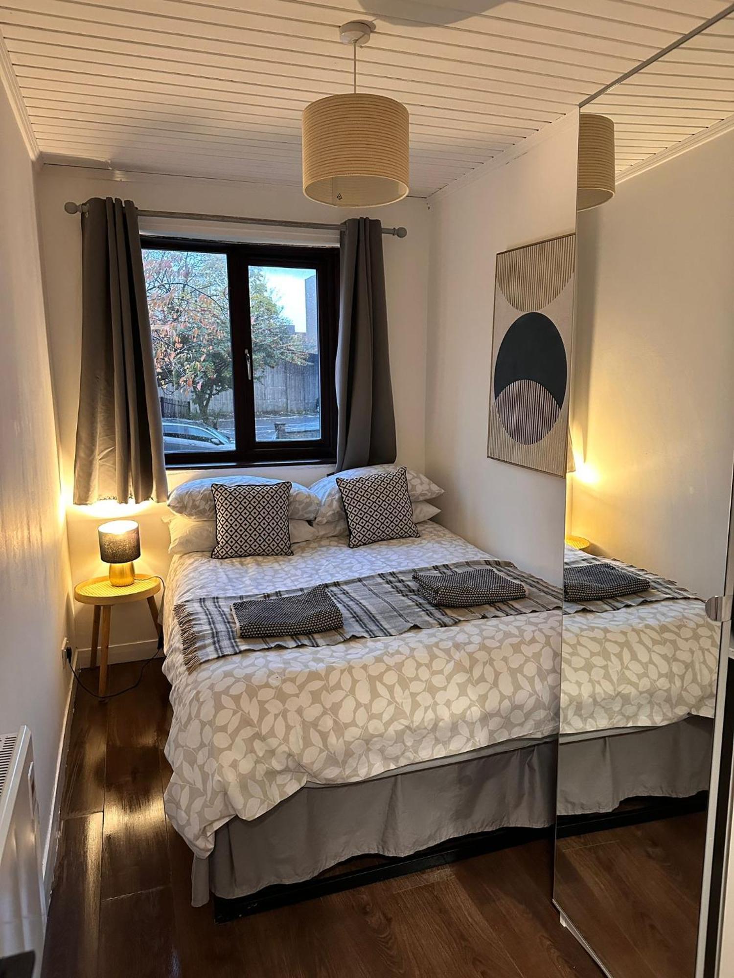 Brightcentral Apartment With Parking Glasgow Esterno foto