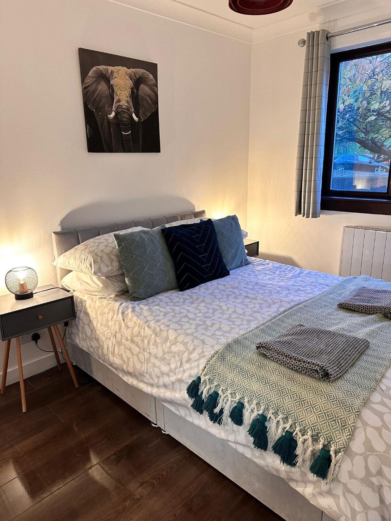 Brightcentral Apartment With Parking Glasgow Esterno foto